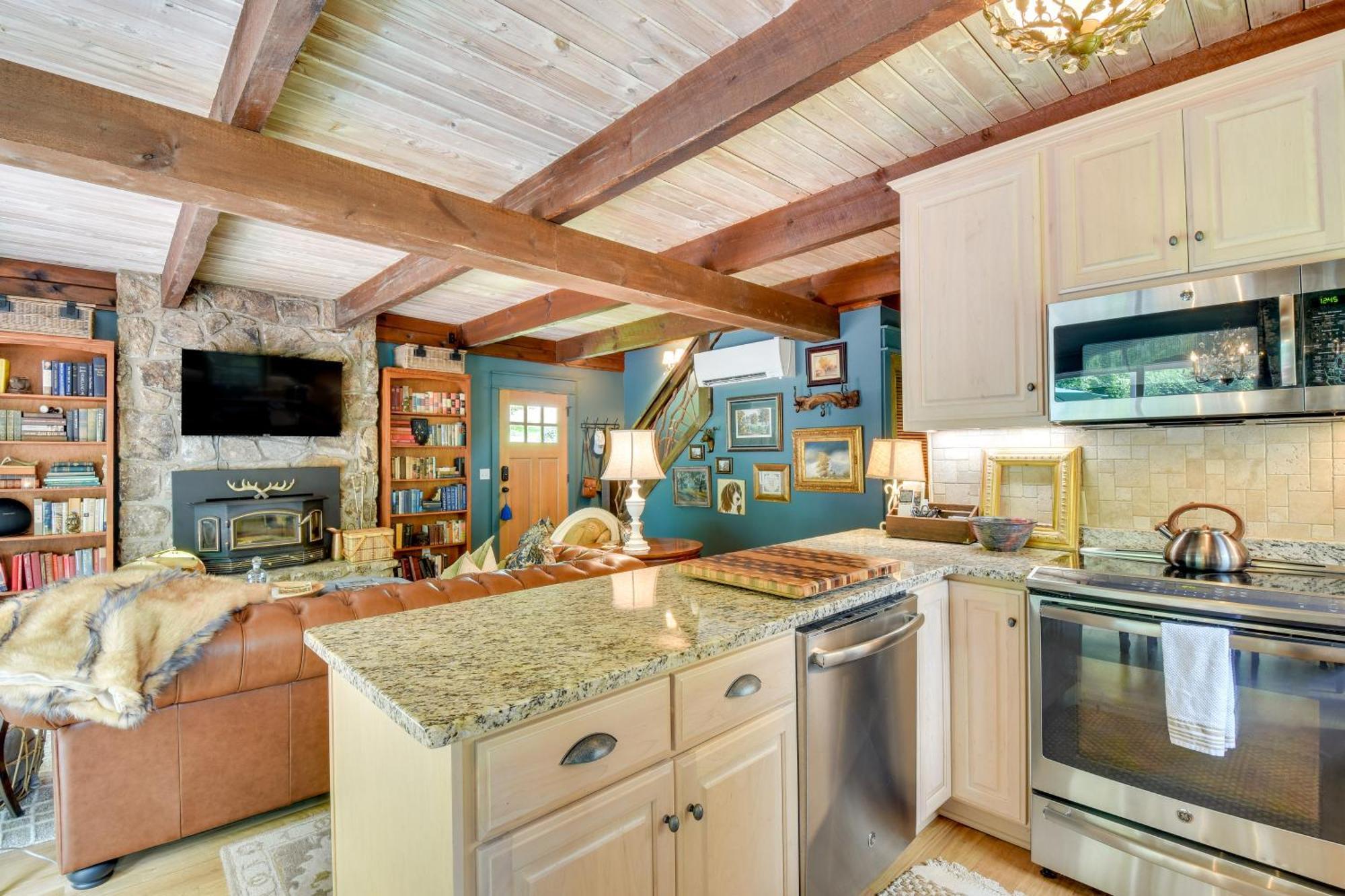 Enchanting Highlands Cottage With Pond And Falls! Extérieur photo